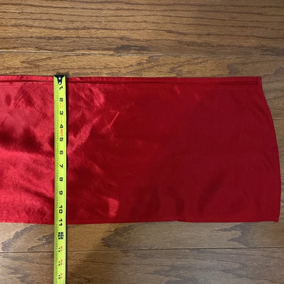 Christie of CA rayon silky red scarf- one size - Picture 11 of 12